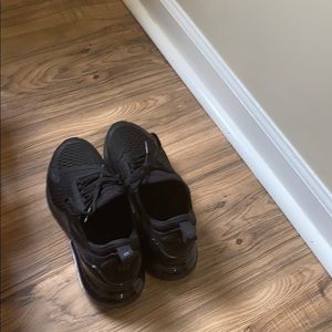 Nike air max’s 270